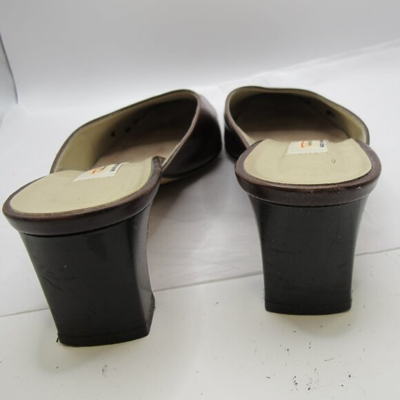 Talbot’s brown leather slide with crocodile-embossed toe 8.5N - Picture 4 of 6